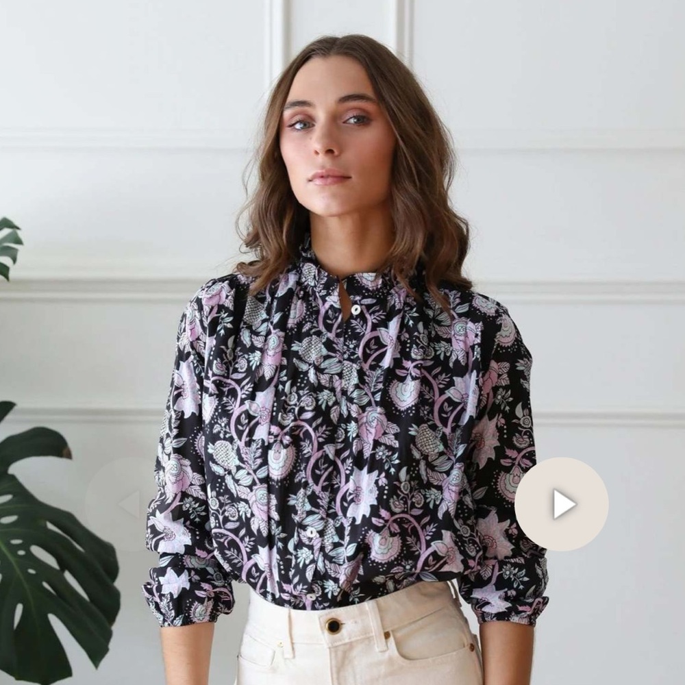 Mille Francesca Tropical Print Top in Black & Purple